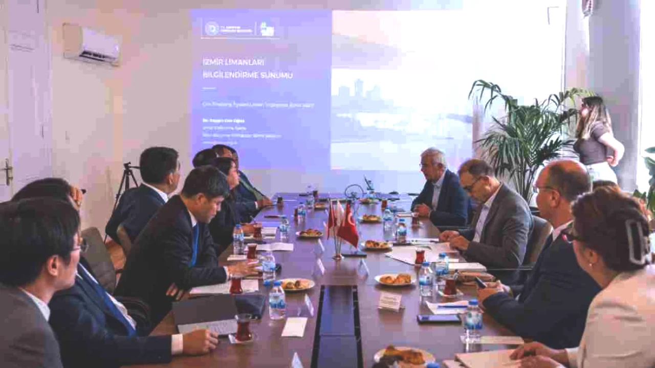 İzmir ve Çin'den Deniz Ulaşımında Yeni İş Birliği: Detaylar Burada!