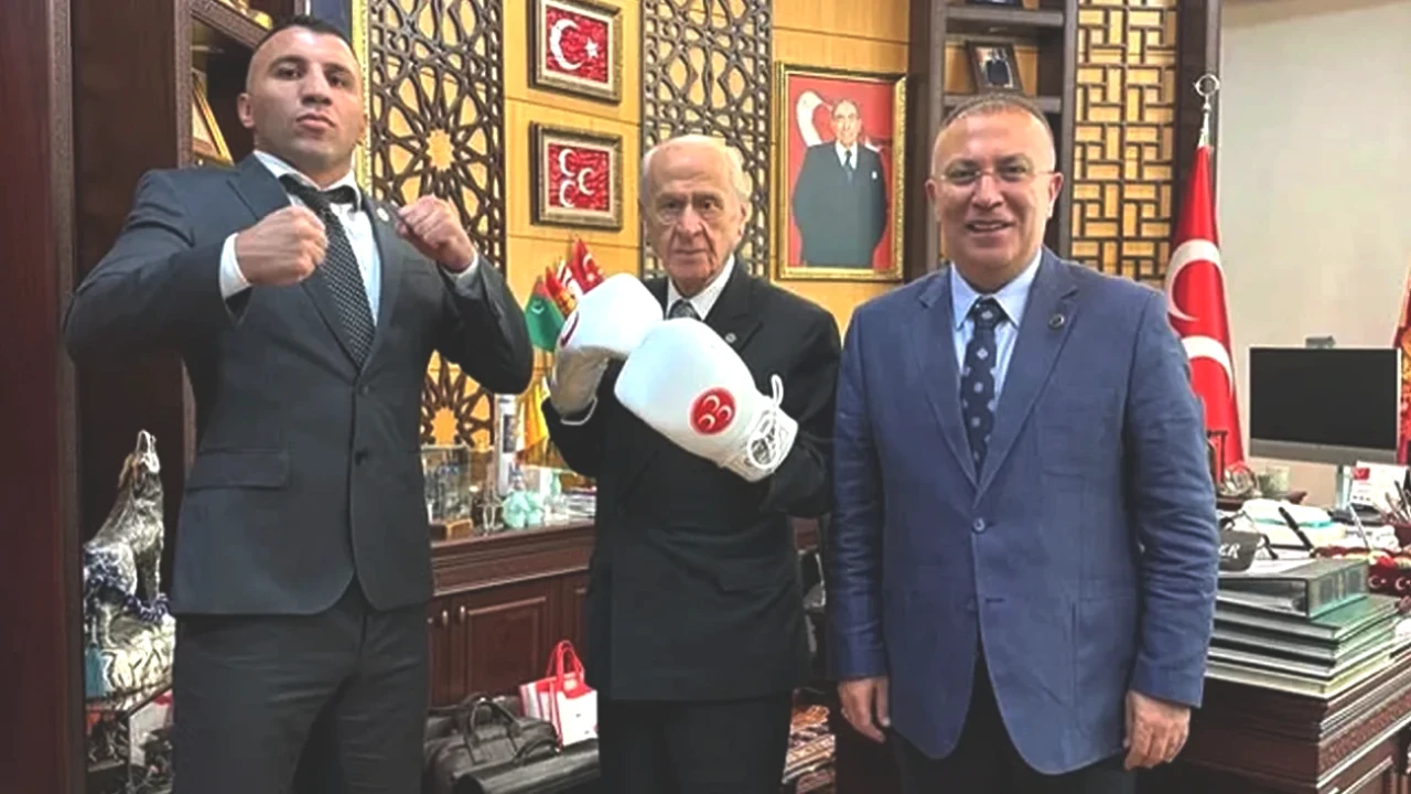 Devlet Bahçeli'nin Boks Eldivenli Sürpriz Ziyareti ve Renkli Anlar!