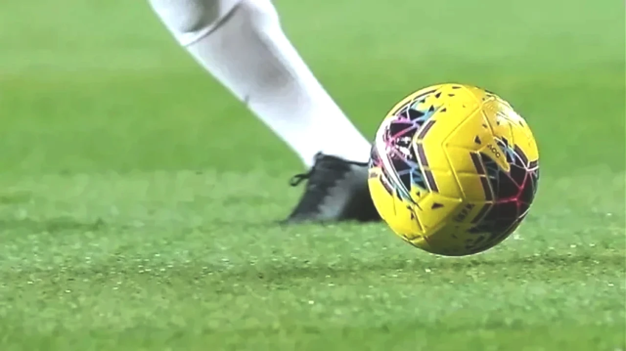 14 Eylül Pazar Futbol Coşkusu! Bugün Hangi Takımlar Karşılaşacak?