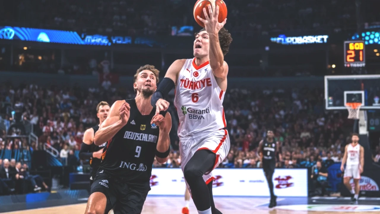 A Milli Basketbol Takımımız Finalde Almanya'ya Yenildi! Avrupa İkinciliğiyle Geri Dönüyoruz