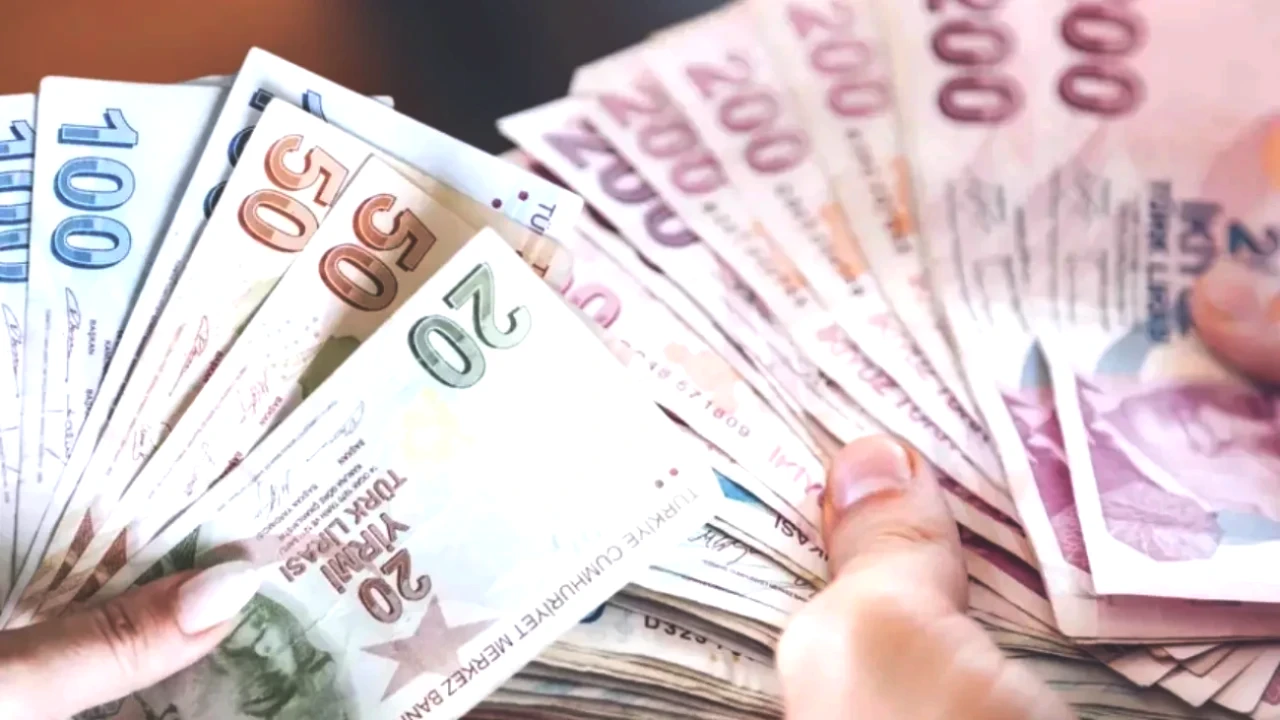 Faizsiz Kredi Rekabeti Tırmanıyor! Limit 90 Bin TL’ye Yükseldi: İşte Sıfır Faizli Kredi Sunan Bankalar