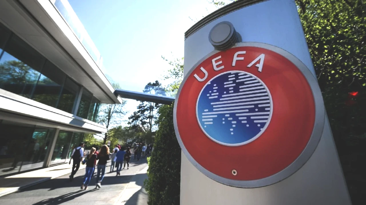 UEFA, Yedek Kulübeleri için Devrim Niteliğinde Kural Değişikliği Duyurdu!