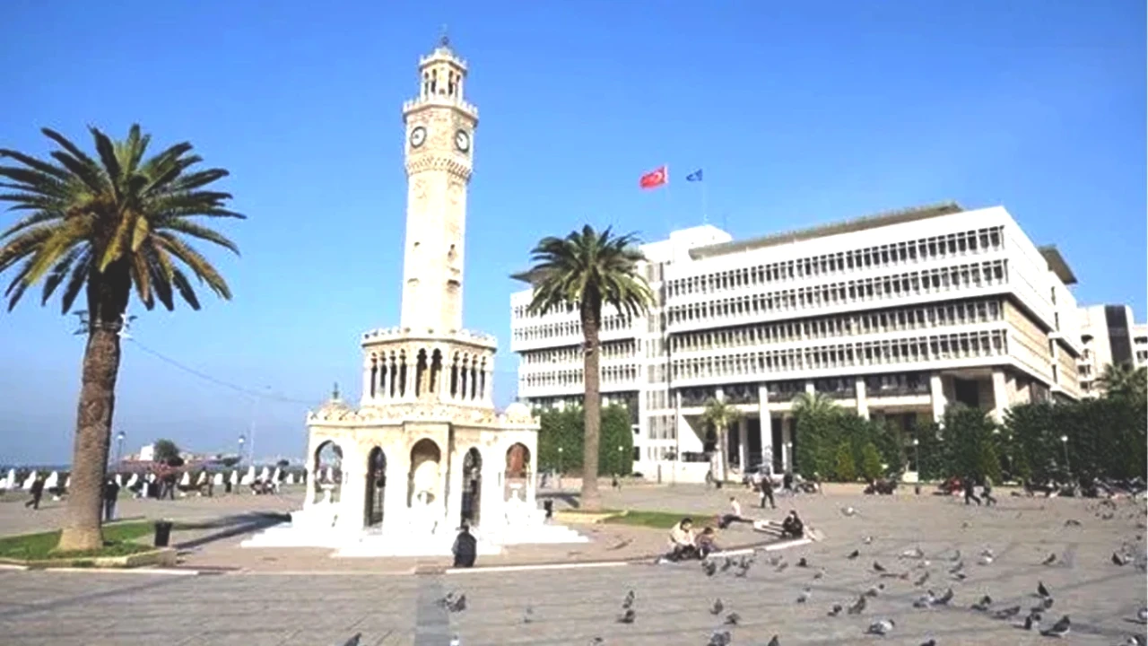 19 Eylül Cuma İzmir Hava Durumu: Serin Sabah, Kavurucu Öğle Önünüzde!