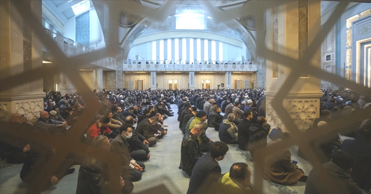 Cuma Hutbesi 19 Eylül 2025: Diyanet'in Bu Haftaki Konusu ve Tam Metni Burada!