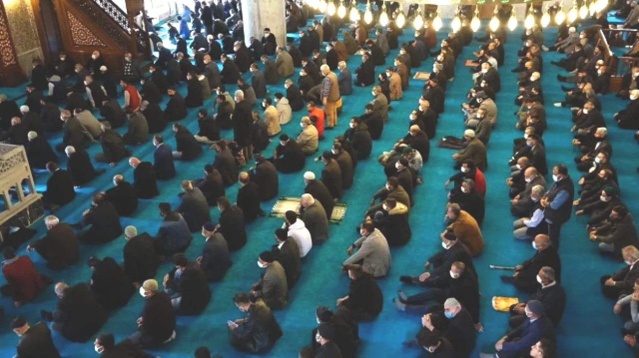 19 Eylül 2025 Cuma Namazı Saatleri Açıklandı! İstanbul, Ankara, İzmir ve Diğer Şehirler İçin Detaylar