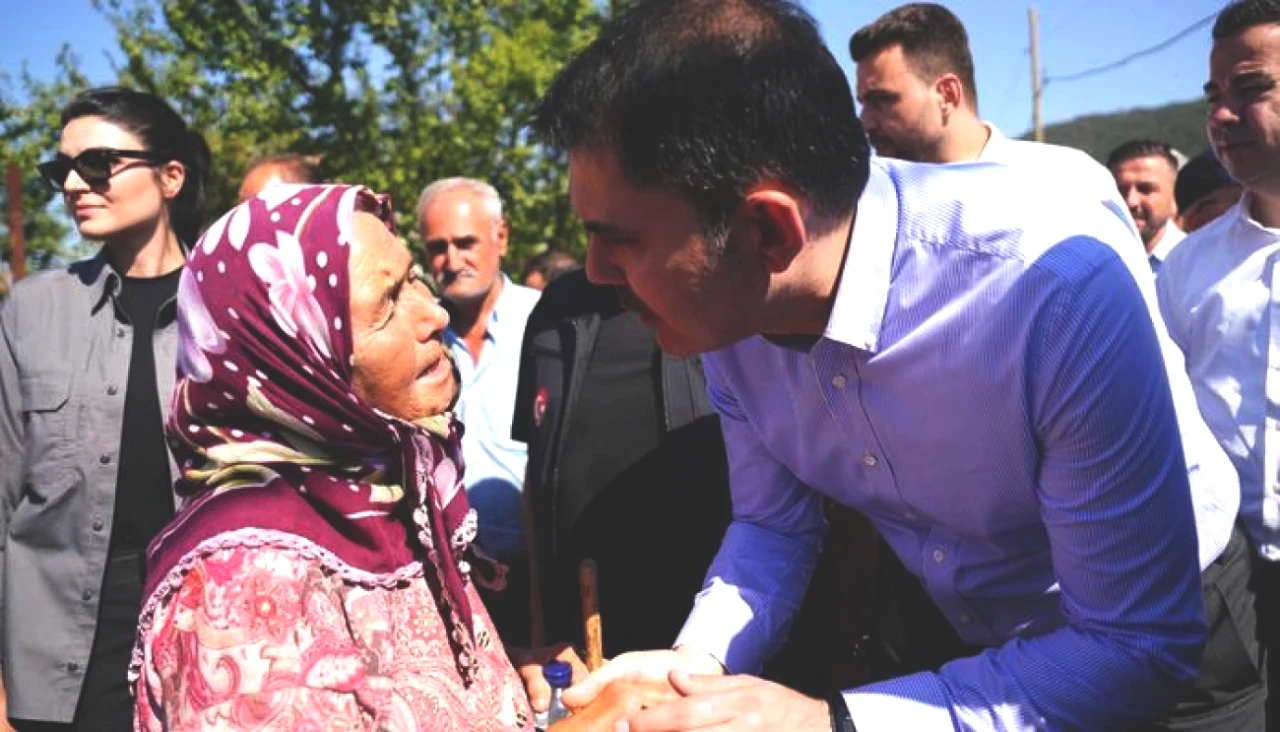 Şerife Teyze'ye Moral Dolu Anlar! Bakan Kurum ile Yeni Evlerinin Temelini Attılar