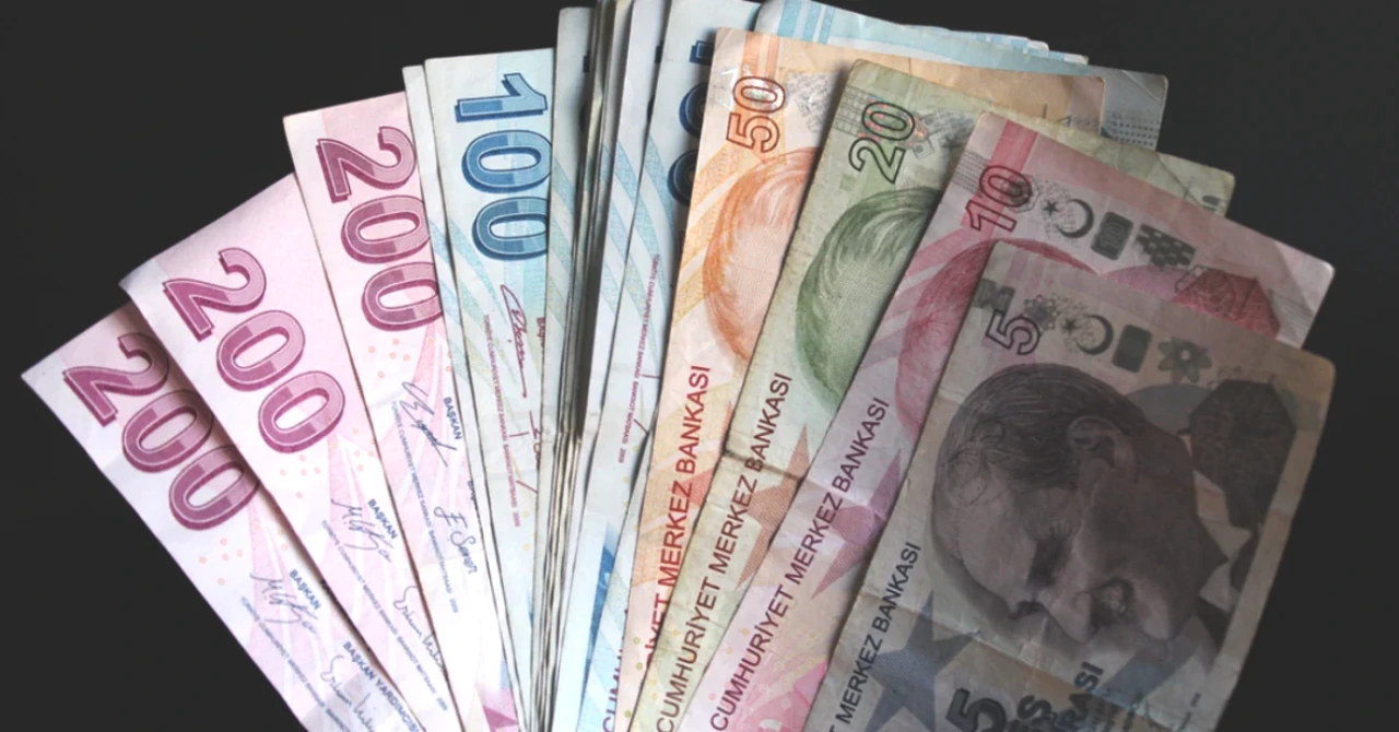Kredi Kartı ve KMH Faiz Oranlarında Şok Düşüş! Güncel Oranlar Neler?